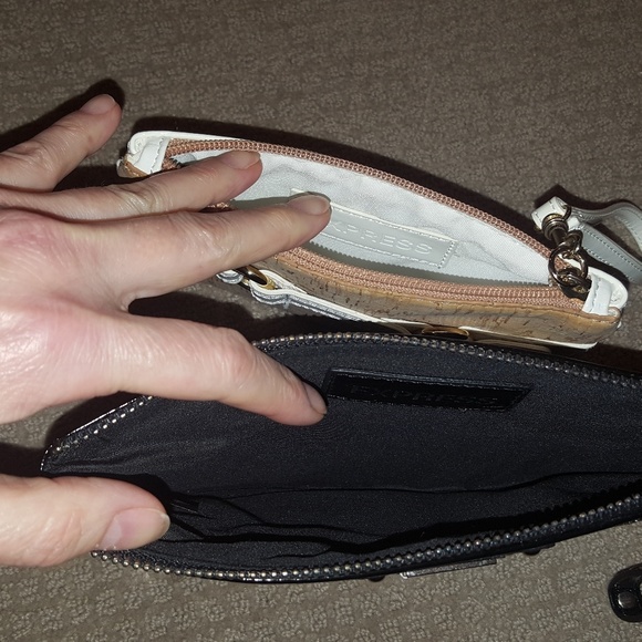 Sold - Picture 3 of 4